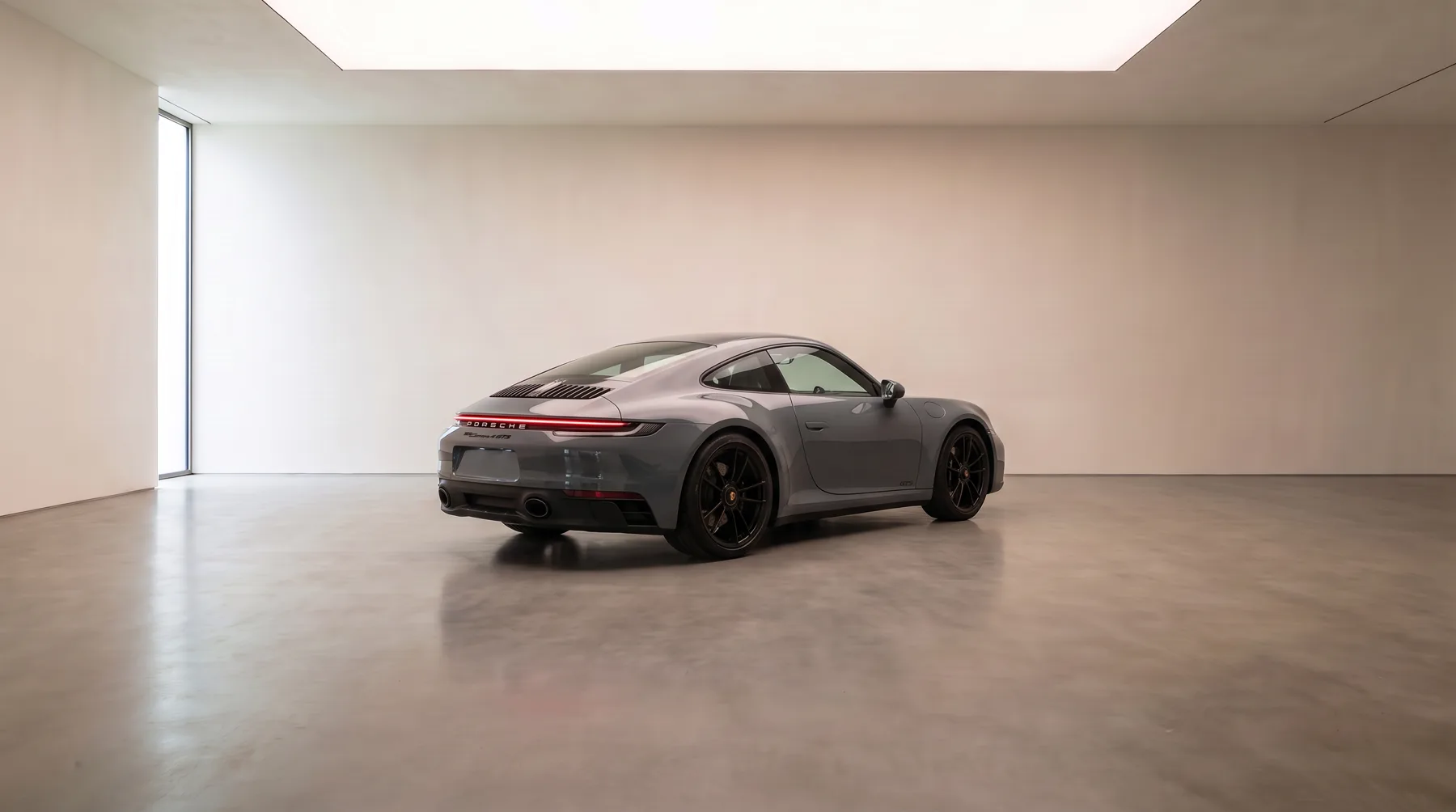 Porsche 911 Carrera 4 GTS, rear