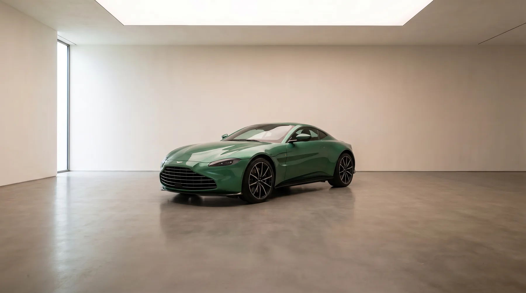 Aston Martin Vantage, front